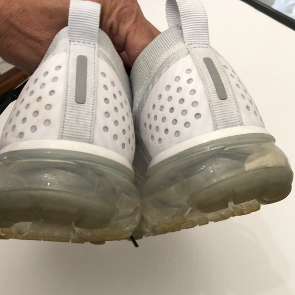 NIKE AIR VAPORMAX FLYNIT 2 WHITE GRAY RUNNING SNEAKERS MENS SIZE 7 - Picture 10 of 16